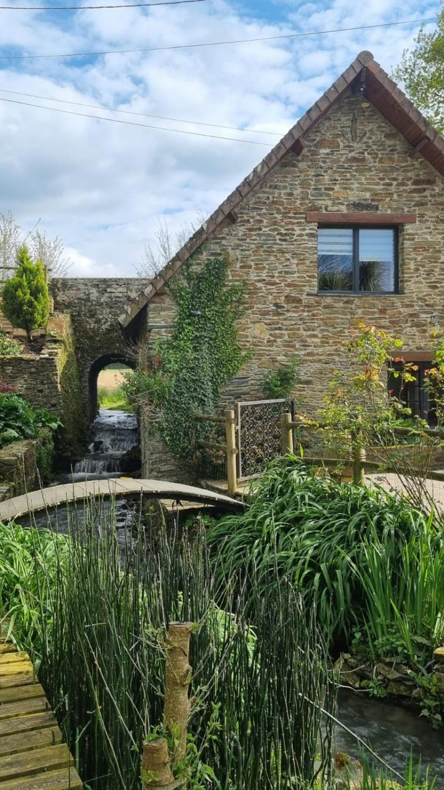Villa Ancien Moulin Pres D'Un Ruisseau Sallen Exterior foto